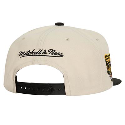 Mitchell & Ness Boston Bruins White Baseball Jersey, Men's, Medium